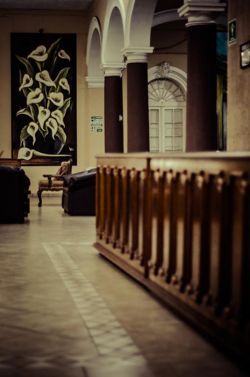 Hotel Posada Regis Guadalajara Zewnętrze zdjęcie