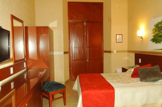 Hotel Posada Regis Guadalajara Zewnętrze zdjęcie