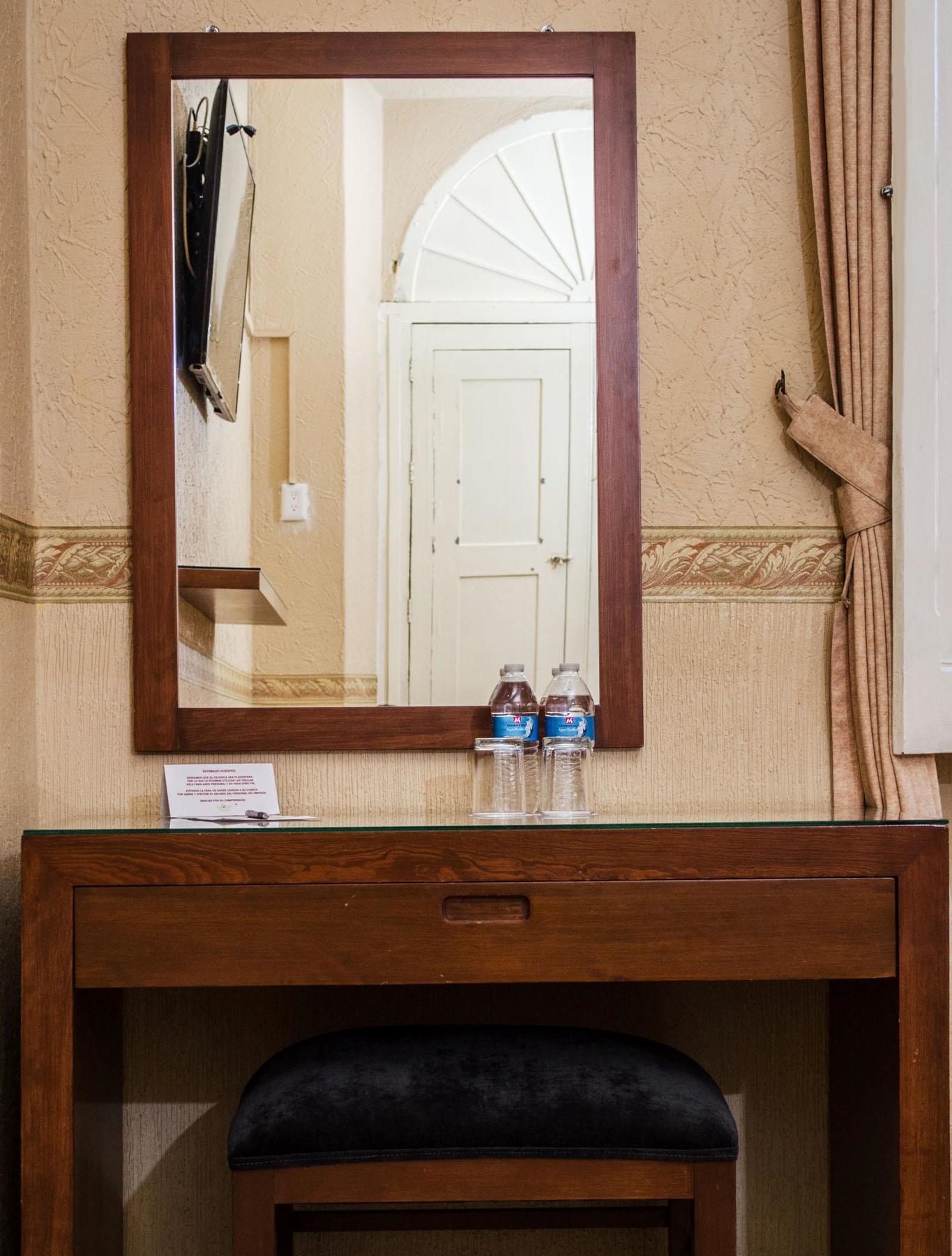 Hotel Posada Regis Guadalajara Zewnętrze zdjęcie