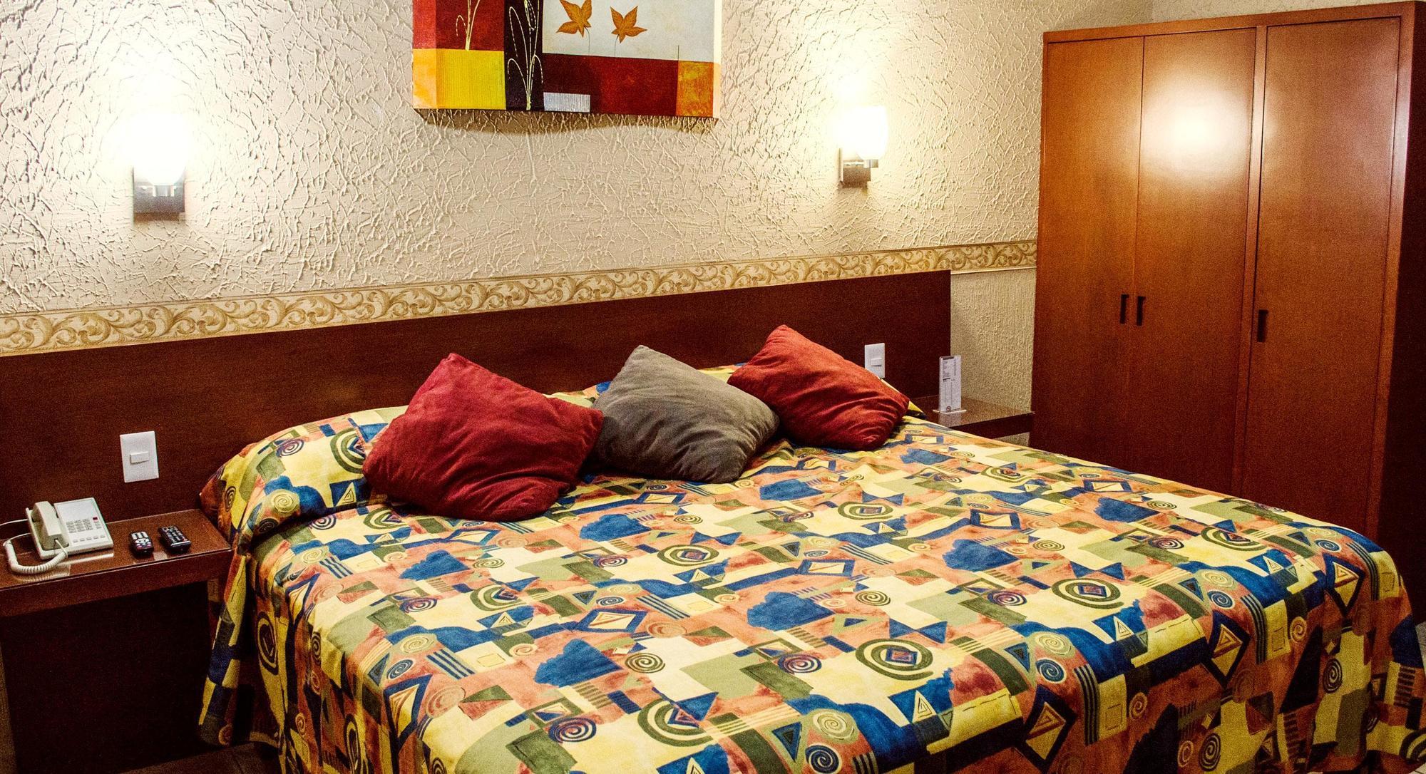 Hotel Posada Regis Guadalajara Zewnętrze zdjęcie