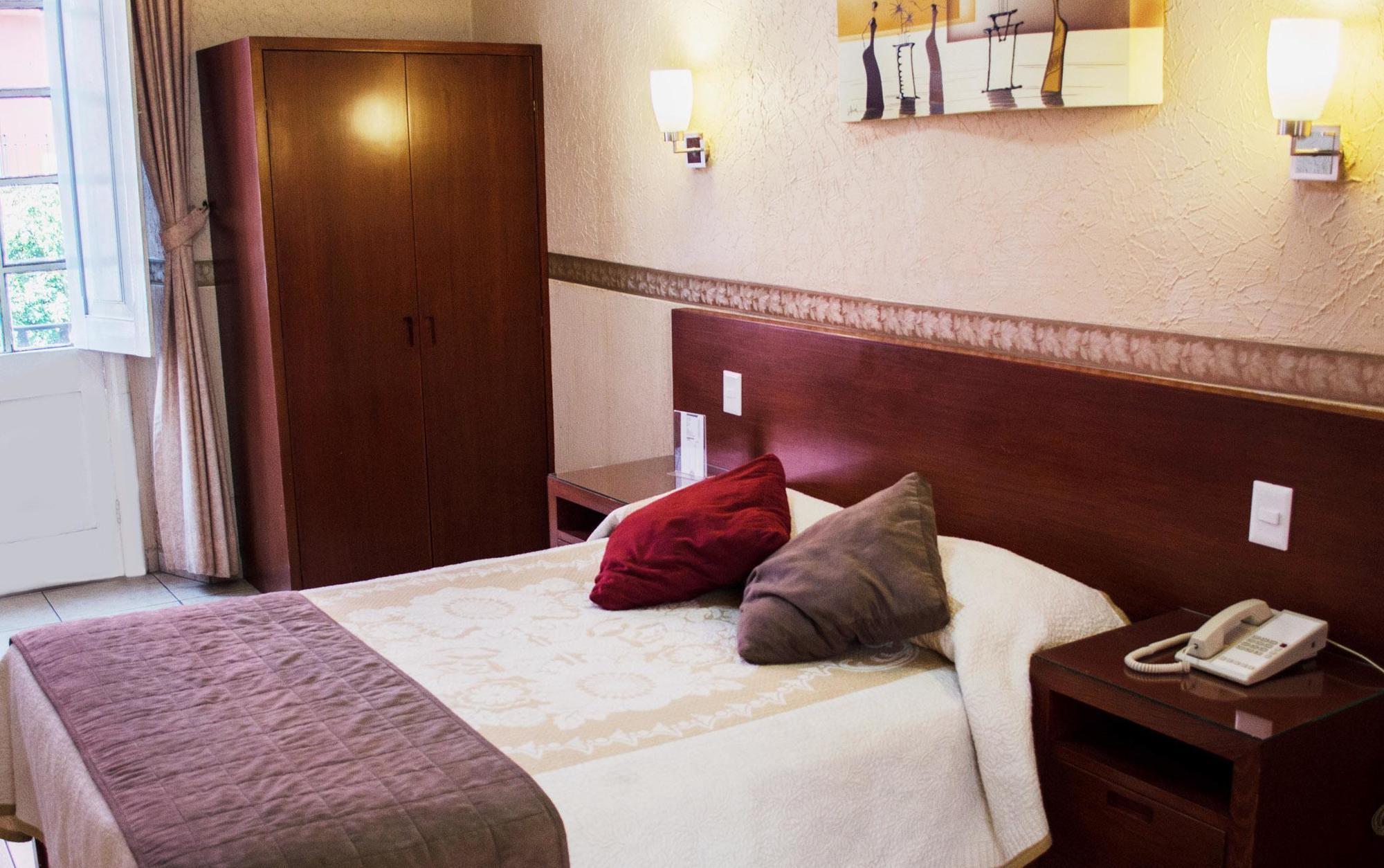 Hotel Posada Regis Guadalajara Zewnętrze zdjęcie