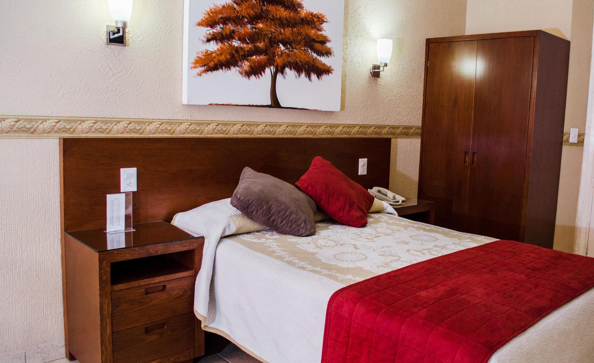 Hotel Posada Regis Guadalajara Zewnętrze zdjęcie