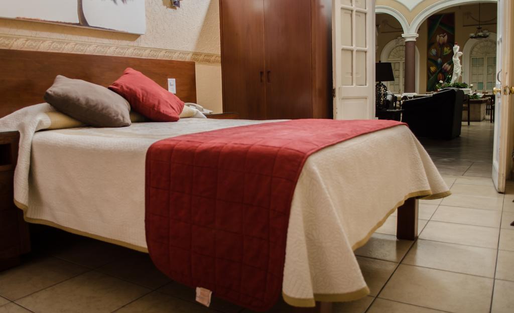 Hotel Posada Regis Guadalajara Zewnętrze zdjęcie
