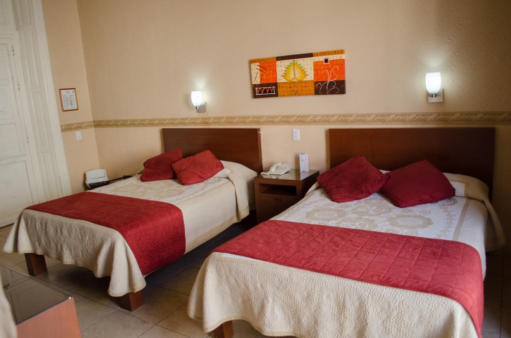 Hotel Posada Regis Guadalajara Zewnętrze zdjęcie
