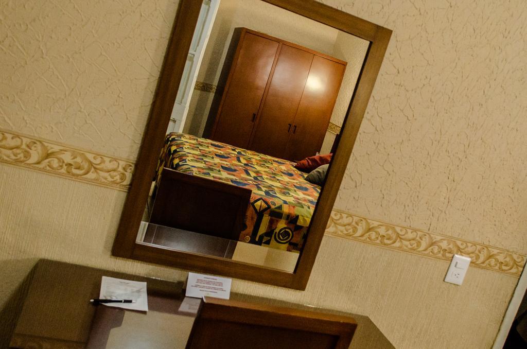 Hotel Posada Regis Guadalajara Zewnętrze zdjęcie